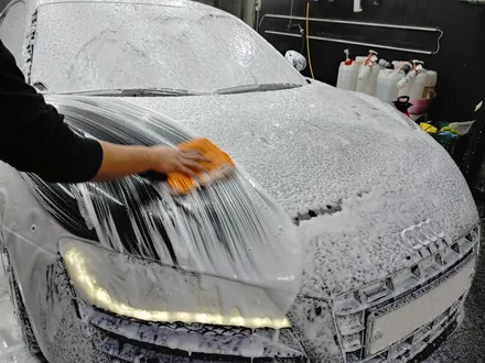 아우디 R8 V10 광택+코팅으로 광빨에 눈이 부시다!! / 부천시 원미구 상동