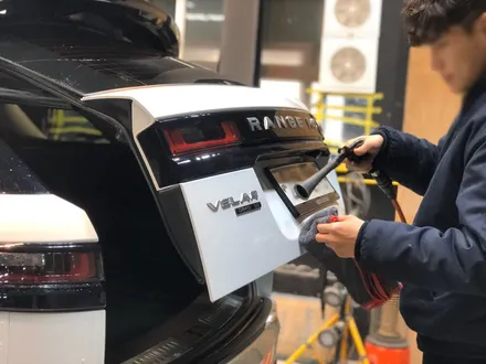 레인지로버 벨라 자동차폴리싱 으로 잔기스제거 후 광도 업! / 부천시 원미구 상동