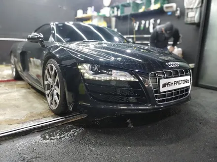 아우디 R8 V10 광택+코팅으로 광빨에 눈이 부시다!! / 부천시 원미구 상동