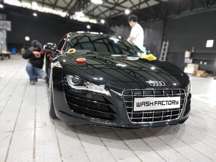아우디 R8 V10 광택+코팅으로 광빨에 눈이 부시다!! / 부천시 원미구 상동