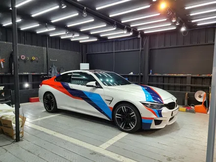 BMW F82 M4 서킷 레이싱 데칼 포인트랩핑 작업 [일산파주운정김포 랩핑] / 부천시 원미구 상동