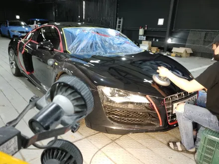 아우디 R8 V10 광택+코팅으로 광빨에 눈이 부시다!! / 부천시 원미구 상동
