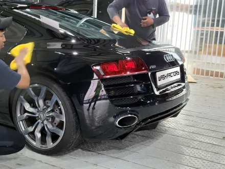 아우디 R8 V10 광택+코팅으로 광빨에 눈이 부시다!! / 부천시 원미구 상동