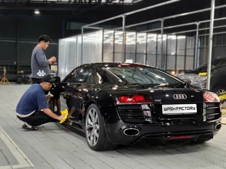 아우디 R8 V10 광택+코팅으로 광빨에 눈이 부시다!! / 부천시 원미구 상동