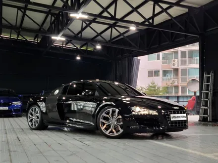 아우디 R8 V10 광택+코팅으로 광빨에 눈이 부시다!! / 부천시 원미구 상동