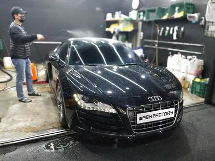 아우디 R8 V10 광택+코팅으로 광빨에 눈이 부시다!! / 부천시 원미구 상동