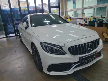 벤츠 C클래스 W205 실내 엠비언트 무드등 순정 3가지 색상에서 64가지색상으로 컨버젼! / 전주시 완산구 평화동