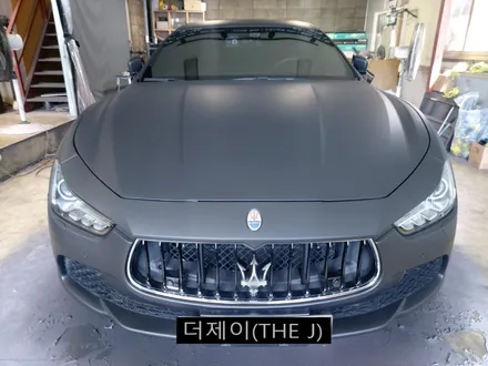 마세라티 기블리 플라스티 딥(뿌리는 랩핑)으로 시공해보자! / 전주시 완산구 평화동