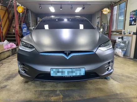 서울에서 전주까지 오신 모델X 전체 랩핑 시공, 전주 플딥 전문더제이 / 전주시 완산구 평화동