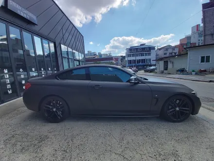 BMW 4시리즈 쿠페 M4바디킷 교체 후 사틴블랙 전체랩핑 / 전주시 완산구 평화동