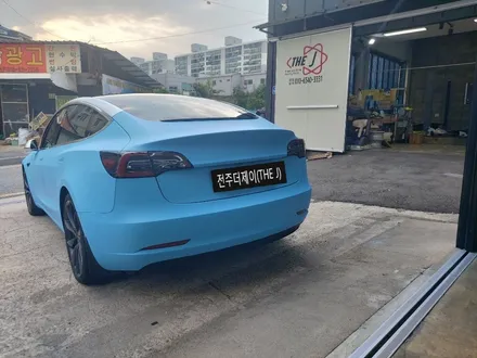 테슬라 모델3 전체 랩핑, 전체 뿌리는 랩핑 시공, 전주플라스틱딥 시공, 전주튜닝 더제이 / 전주시 완산구 평화동