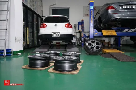 골프 GTI BBS휠 장착 SR 17인치휠 BBS코리아 정품 휠119 / 서울 강남