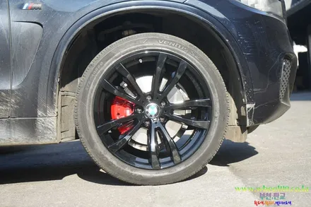BMW 휠수리 불량으로 재도색 및 캘리퍼도색 / 서울 강남