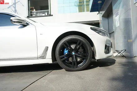 휠도색 BMW740 멧블랙 색상으로 휠119 / 서울 강남
