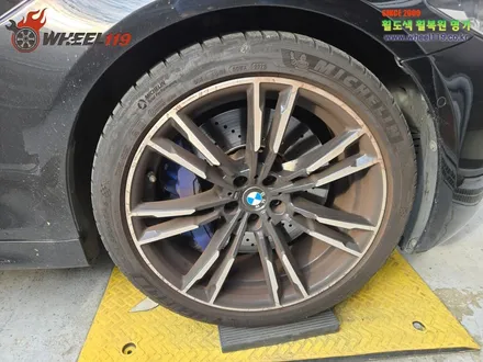 bmw m5 휠 도색 블랙유광 / 서울 강남