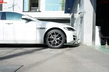 재규어 XE BBS휠 SR 장착 휠119 / 서울 강남