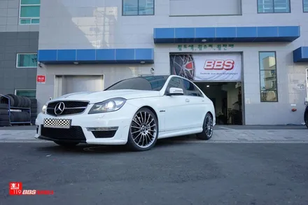 벤츠c63 잘못된 휠도색 박리후 재도색 휠119 전문공장 / 서울 강남