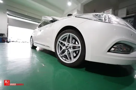 그랜저 HG BBS휠 장착 BBS CF 19인치휠 휠119 / 서울 강남