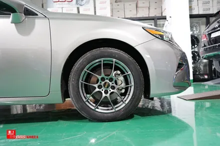 렉서스 ES300H 풀단조 17인치휠 명품 BBS RF 휠장착 / 서울 강남