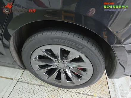 테슬라 모델Y 휠 도색 고스트크롬2 휠119 / 서울 강남