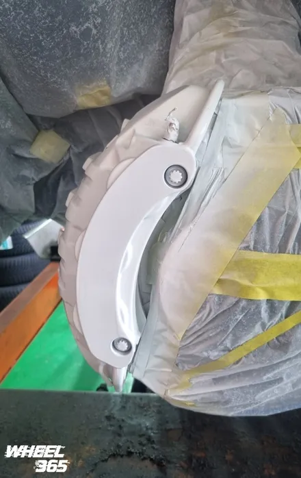 포르쉐 21인치 순정 휠 수리 및 블랙 도장, 캘리퍼도장화이트바디& 블랙 & 레드의 강렬함! / 창원, 마산, 진해, 김해