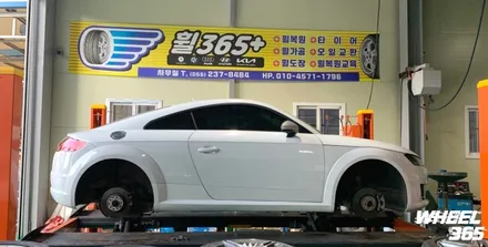 아우디 TT 45 TFSI QUATTRO 18인치 휠 블랙유광 컷팅 흰 바디에 멋지게 어울림 / 창원, 마산, 진해, 김해