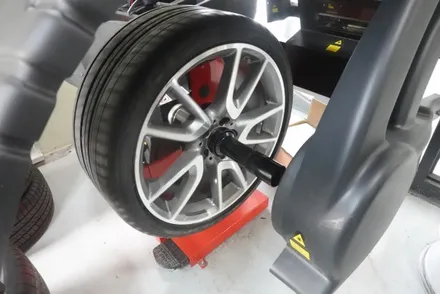 벤츠휠복원 휠스미스 벤츠 E43 AMG  다이아컷팅 휠 복원 수리 작업 후기! / 남양주, 구리, 의정부, 서울 노원