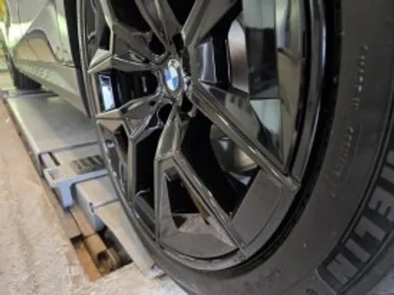 bmw 5시리즈 520i 19인치 순정 휠 블랙 유광 도색 / 남양주, 구리, 의정부, 서울 노원