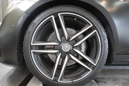 벤츠 E63 AMG 황동컬러 캘리퍼 도색 / 매트 블랙 휠 도색 시공 후기! / 남양주, 구리, 의정부, 서울 노원