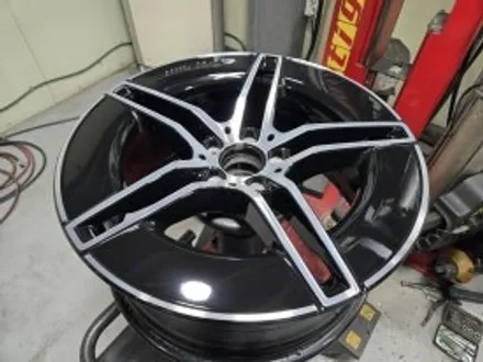 신형 풀체인지 벤츠 e300 AMG 라인 19인치 순정 다이아몬드 컷팅 휠 복원 / 남양주, 구리, 의정부, 서울 노원