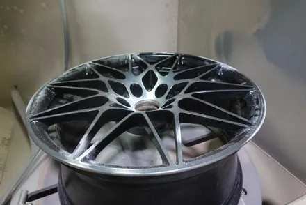 [하남,성남,구리,남양주,의정부 휠 복원 및 휠 도색] bmw m4 블랙 반무광 휠 도색 / 남양주, 구리, 의정부, 서울 노원