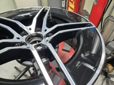 신형 풀체인지 벤츠 e300 AMG 라인 19인치 순정 다이아몬드 컷팅 휠 복원 / 남양주, 구리, 의정부, 서울 노원