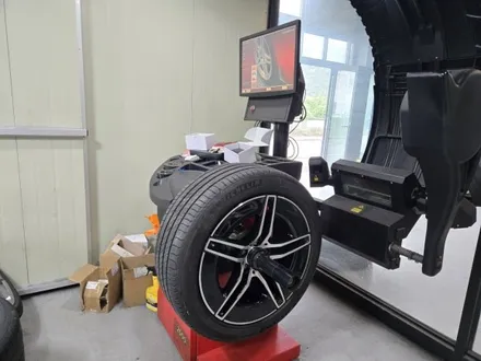 신형 풀체인지 벤츠 e300 AMG 라인 19인치 순정 다이아몬드 컷팅 휠 복원 / 남양주, 구리, 의정부, 서울 노원