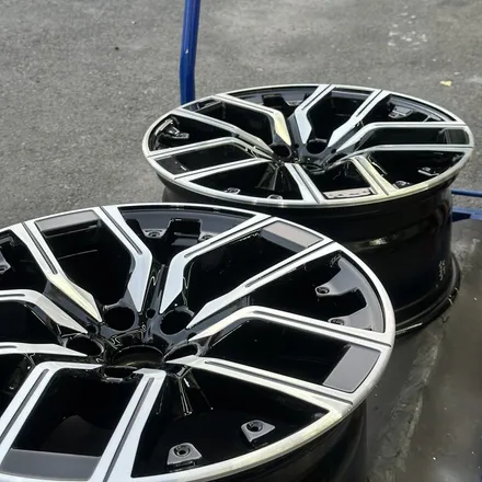 [부산휠복원][부산휠수리][해운대휠도색] BMW i7 모델 다이아몬드컷팅휠 수리작업! / 부산 해운대 송정동