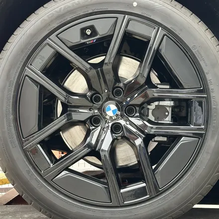 [부산휠수리][부산휠복원][부산휠도색] bmw i7 출고 순정휠 도장작업 (하이그로시블랙) / 부산 해운대 송정동