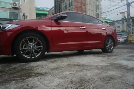 [해운대휠도색][해운대휠수리][부산휠복원] 현대 아반떼 휠도색작업 (하이그로시 블랙) / 부산 해운대 송정동