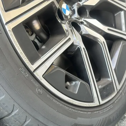 [부산휠복원][부산휠수리][해운대휠도색] BMW i7 모델 다이아몬드컷팅휠 수리작업! / 부산 해운대 송정동