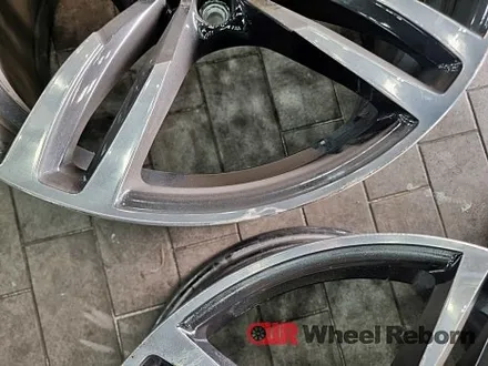 BMW M4 순정19인치 하이퍼실버 분체도장 휠도색!! / 하남시 감북동