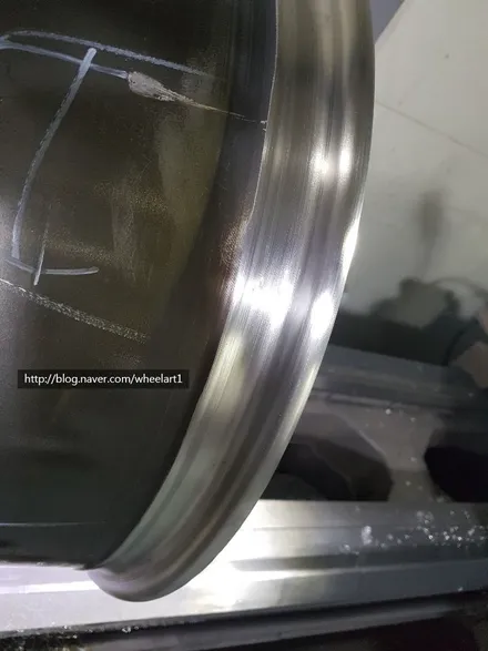 의정부휠굴절 휠아트코리아- BMW M6 컨버터블 크랙굴절 수리 :) / 포천시 소흘읍