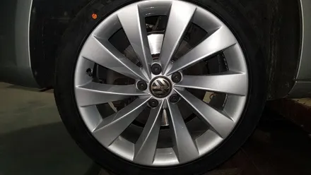 남양주휠도색 휠아트코리아 - 폭스바겐 cc 2.0 TDI 블루모션 차량 순정실버 :) / 포천시 소흘읍