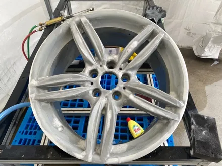 BMW 5시리즈 F바디 18인치 분체 유광블랙 포스팅 / 파주시 신촌동