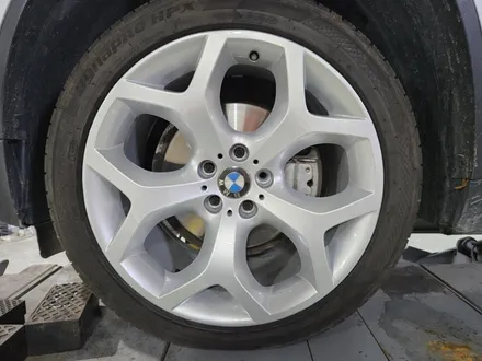 [휠클럽] 파주 휠도색 전문 / BMW F바디 X6 20인치 일명 녹용휠 실버 휠복원 / 파주시 신촌동