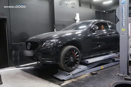 벤츠 E클래스 쿠페 (W213) 검정무광 휠도색