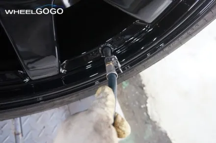 BMW M3 검정유광 휠도색