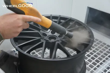 포르쉐 카이엔 검정유광 휠도색