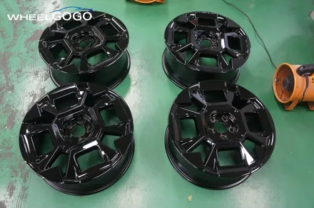 기아 카니발 검정유광 휠도색(분체도장)