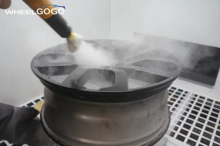 레인지로버 이보크 검정유광 휠도색