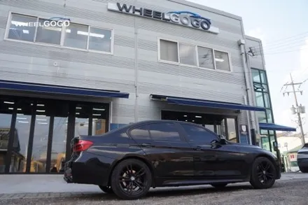 BMW F30 320 검정유광 휠도색