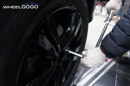 벤츠 ML350 검정유광 휠도색&분체도장
