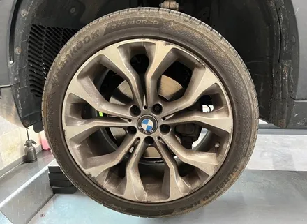 [울산 휠랜드]BMW X6 블랙유광분체·슈퍼아크릴클리어 휠복원 커스터마이징 / 울산 울주
